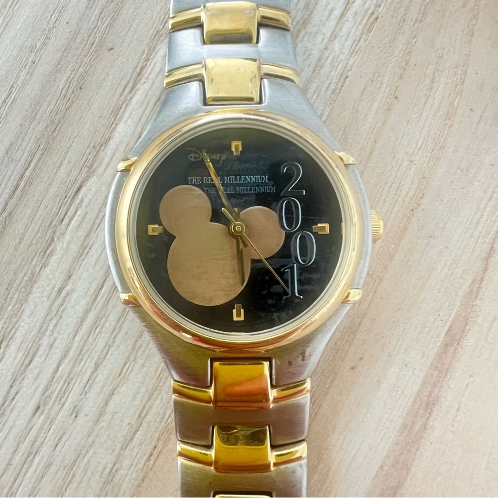 Disney Mickey Mouse the real millennium limited edition watch NEW BATTERY